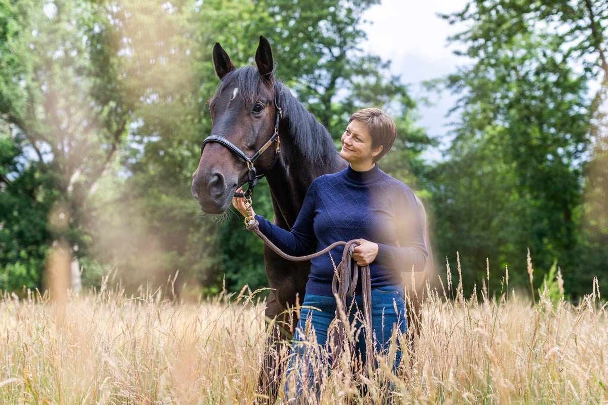 Julia Mozar mit Ihrem Pferd
